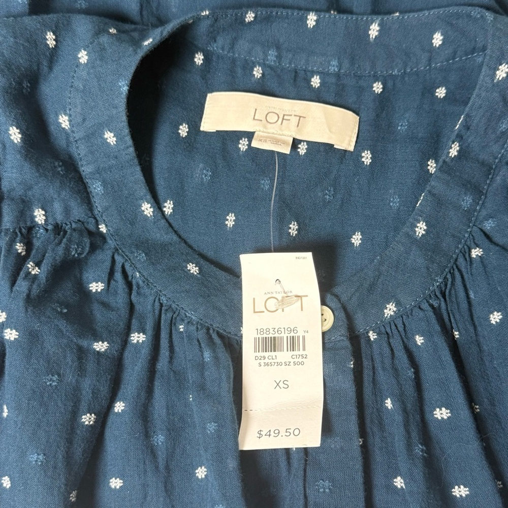 LOFT Navy Polka Dot Sleeveless Top NWT
Size XS - Picture 7 of 10